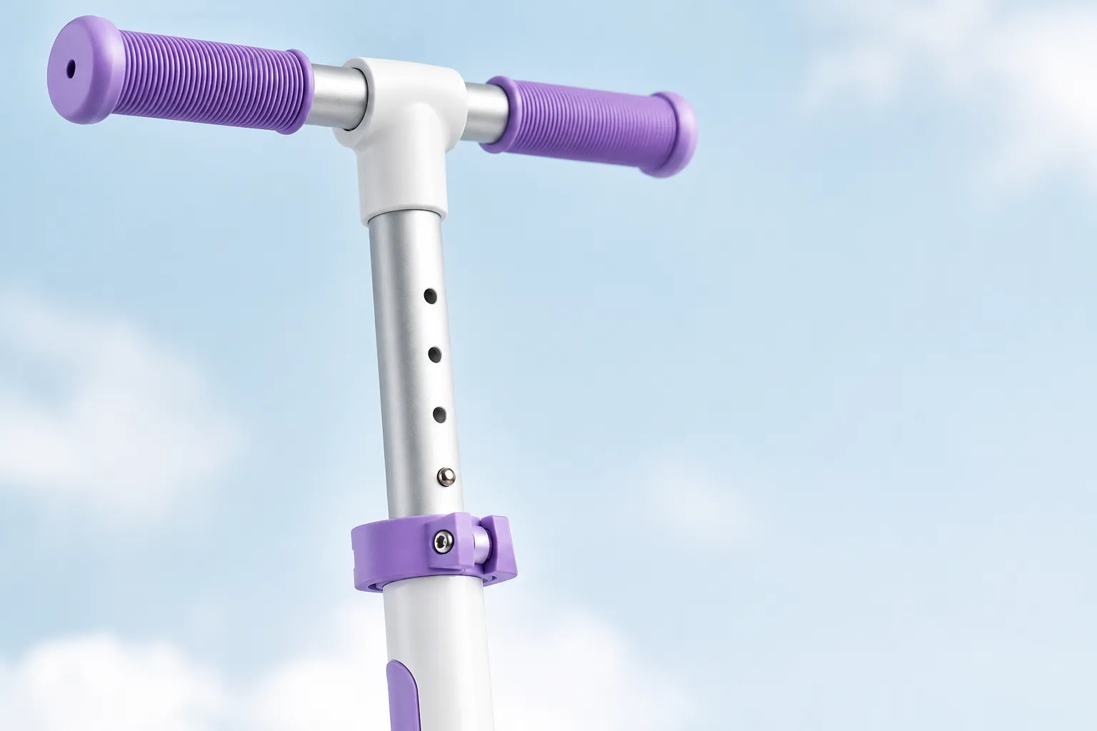 Adjustable handlebar detail on the kids scooter